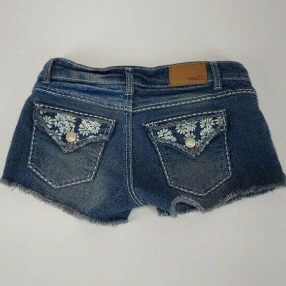 Rue21 Junior's Daisy Dukes Cut Off Distressed Jean Shorts Size 1/2 - Picture 5 of 12